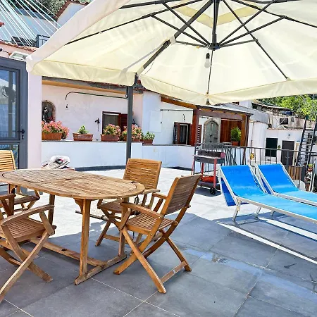 La Campanella - De Vivo Realty * Termini